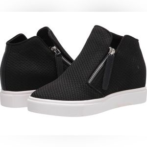 Steve Madden Click Bait Black Platform Zip Sneaker Size 7